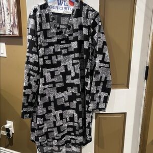 SHEIN Black and White Geometric Blouse